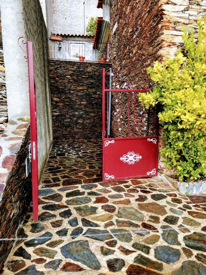 Casa Da Escola Antiga *